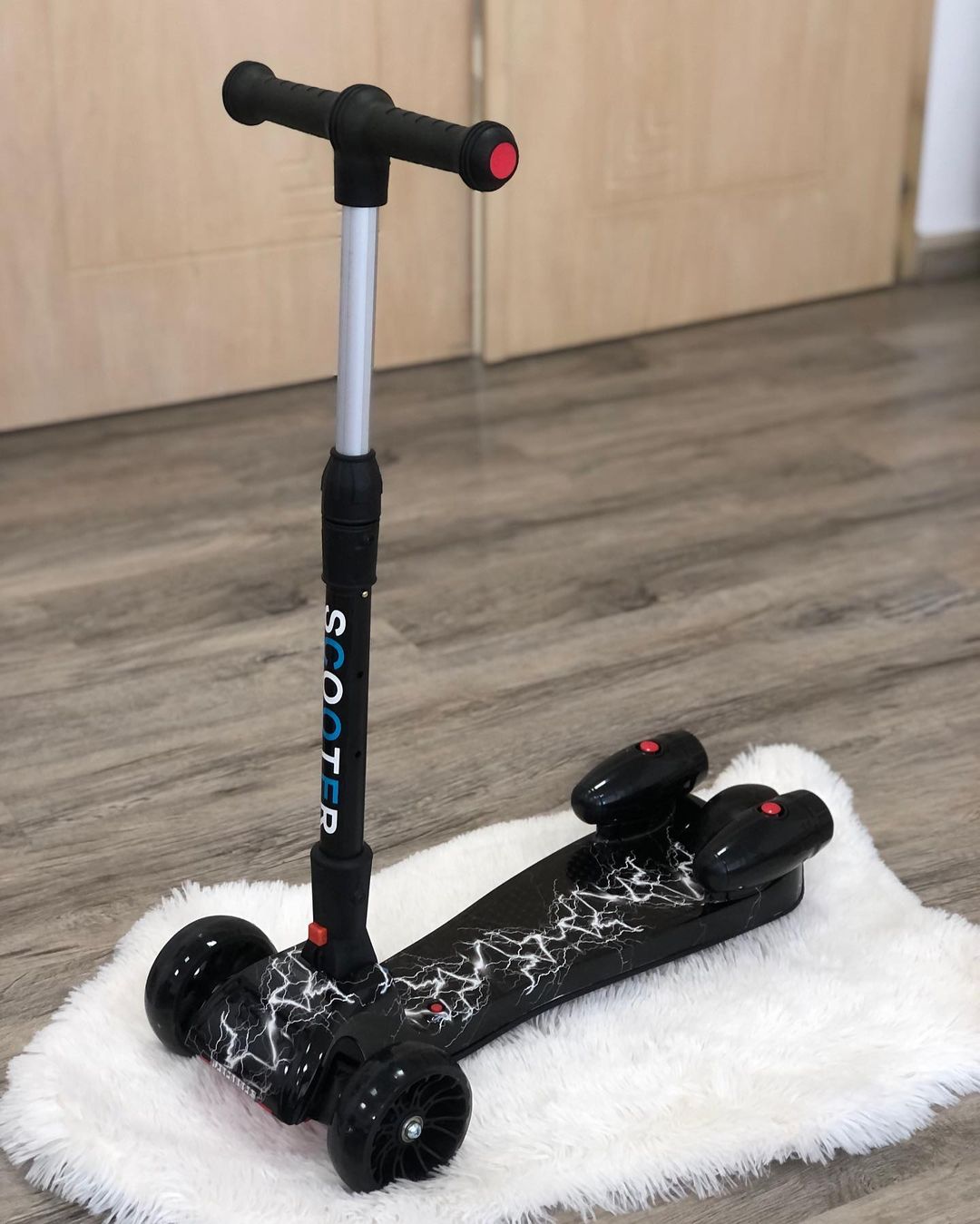 Patineta Scooter Con Humo Para Niños Bluetooth